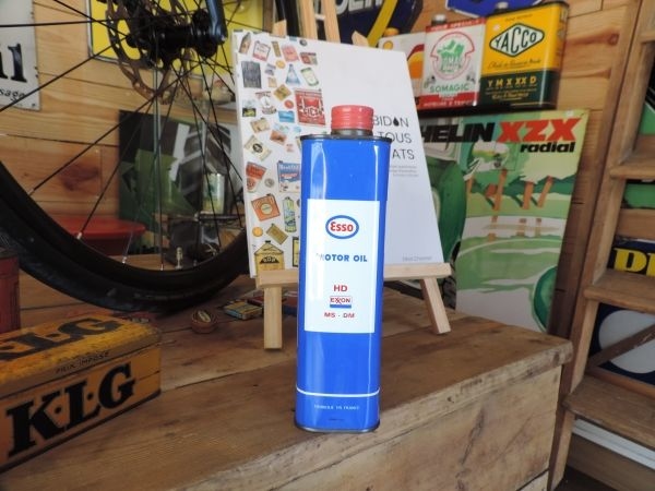 Bidon d'huile Esso
