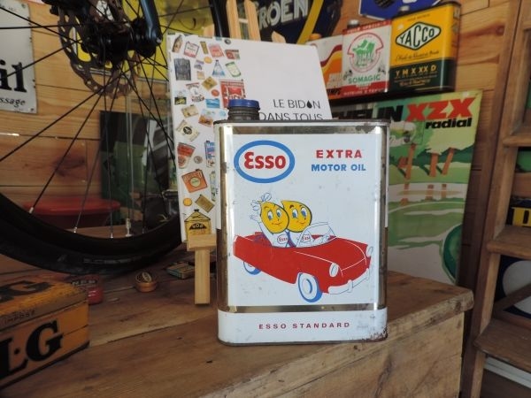 Bidon d'huile Esso