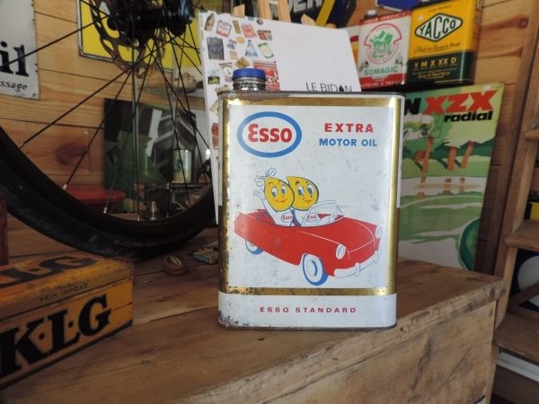 Bidon d'huile Esso