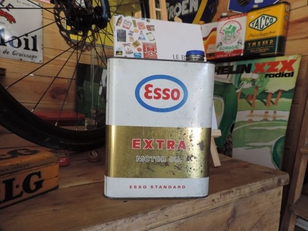 Bidon d'huile Esso