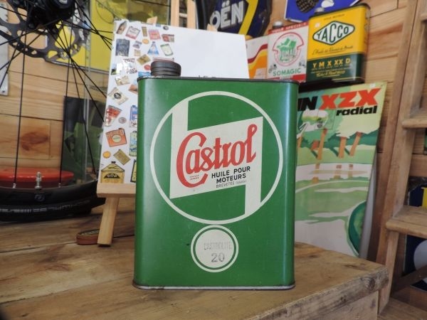 Bidon d'huile Castrol