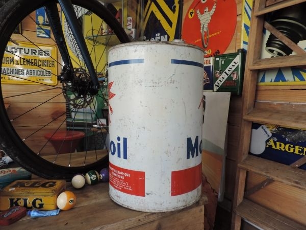 Fut à huile Mobiloil
