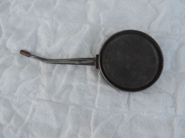 Burette ancienne platte